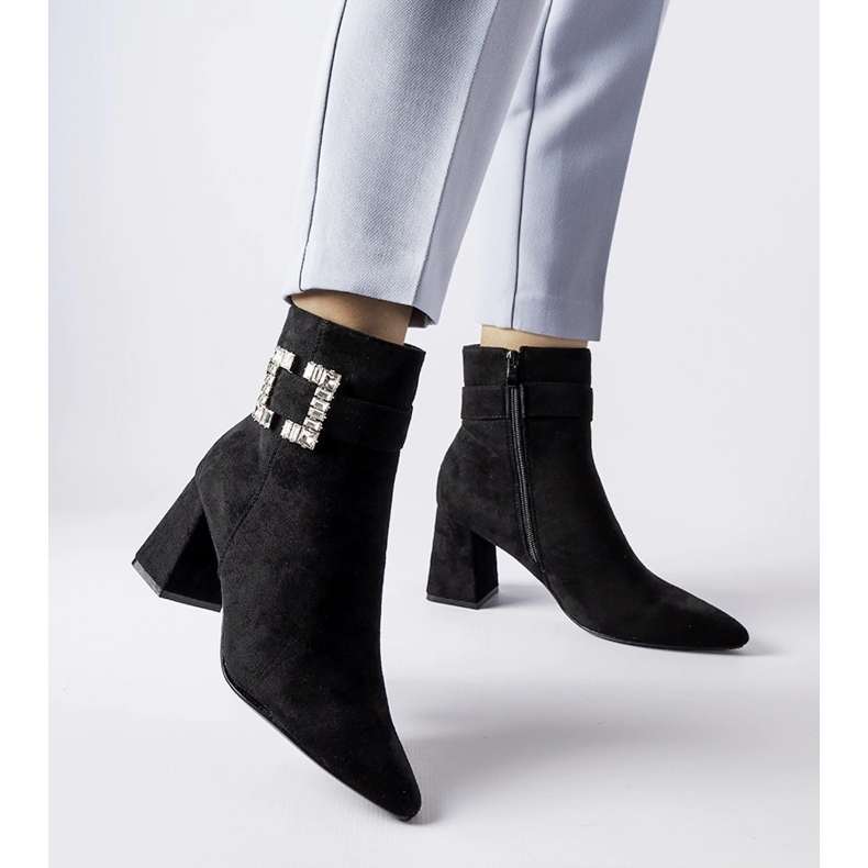 Botines negros con pedrería Alfero 1