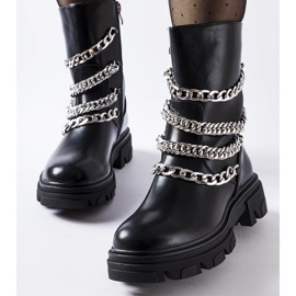Botines negros con cadenas decorativas Bacco. 2