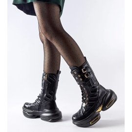 Botines negros decorados con pespuntes veroneses 4