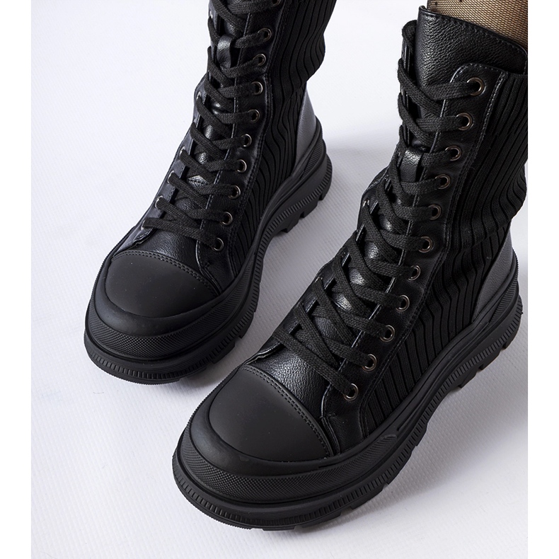 Calcetines negros con suela gruesa de Vitto. 1 Calcetines negros con suela gruesa de Vitto. 1