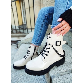 Botas de trabajo de mujer lacadas en beige con cadena desmontable 10