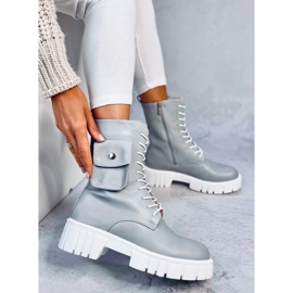 Trabajadores con cartera de Maruna L. GREY gris 2