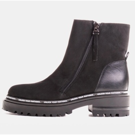 Marco Shoes Botas de mujer lisas con un interesante y grueso fondo. negro 1 Marco Shoes Botas de mujer lisas con un interesante y grueso fondo. negro 1