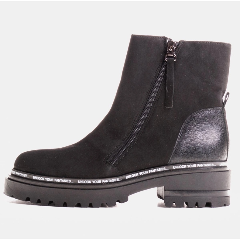 Marco Shoes Botas de mujer lisas con un interesante y grueso fondo. negro 1 Marco Shoes Botas de mujer lisas con un interesante y grueso fondo. negro 1