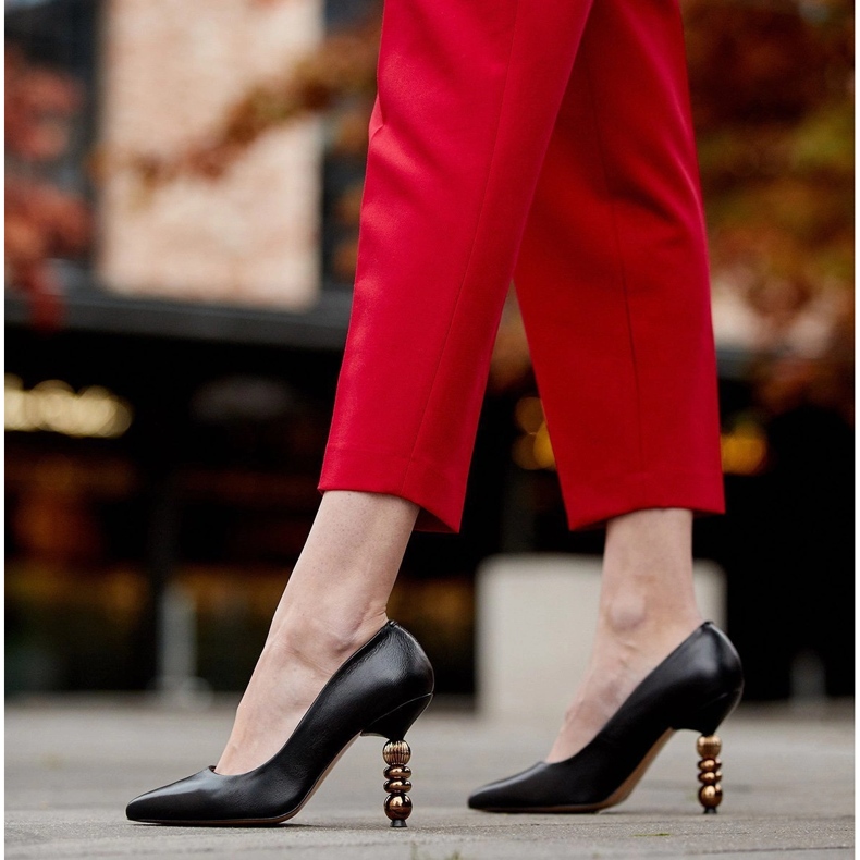 Marco Shoes Stilettos de piel hechos de piel flor suave con piedras negro 2