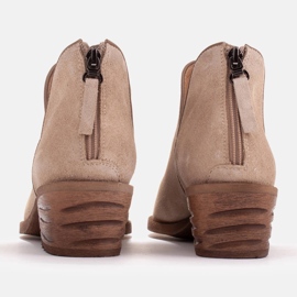 Marco Shoes Botas beige de ante natural con corte en V 6