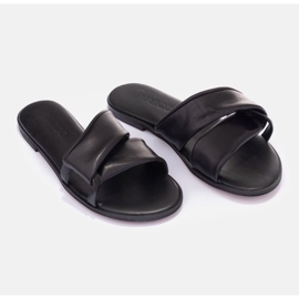Marco Shoes Chanclas de cuero en un fondo plano negro 5