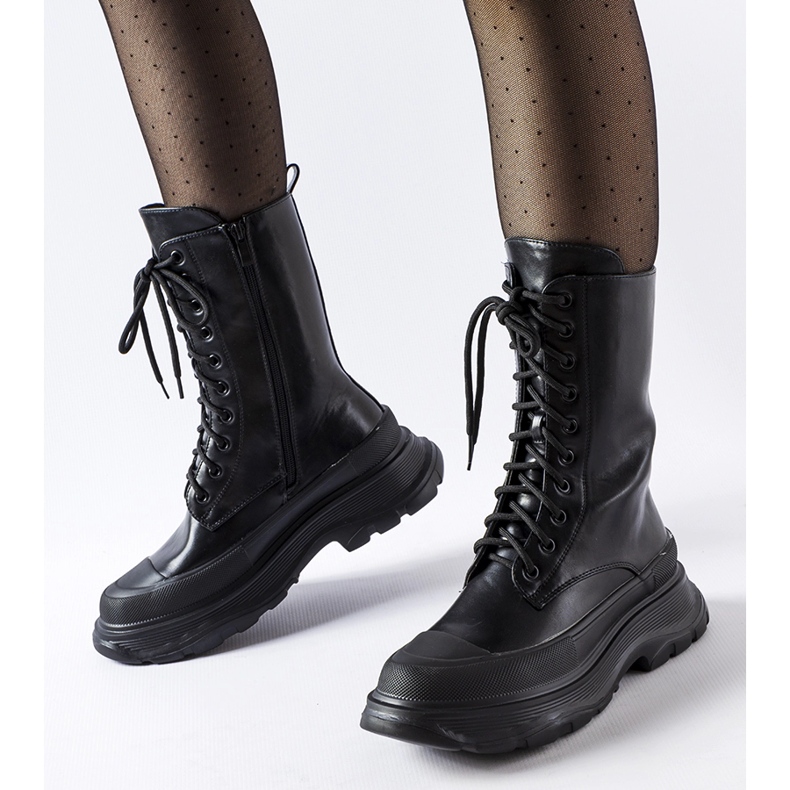 Zapatos de trabajo negros con suela gruesa de Crosia negra. 2