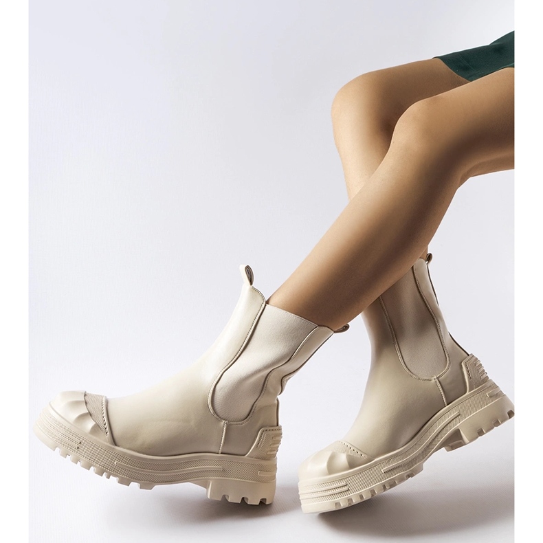 Botines macizos con aislamiento beige de Albanese 1 Botines macizos con aislamiento beige de Albanese 1