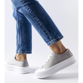Zapatillas grises sobre plataforma gruesa Fortunata. 2