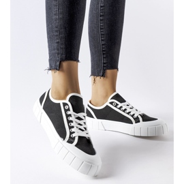 Zapatillas negras sobre plataforma gruesa Egidio. negro 1