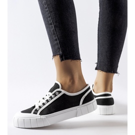 Zapatillas negras sobre plataforma gruesa Egidio. negro 2