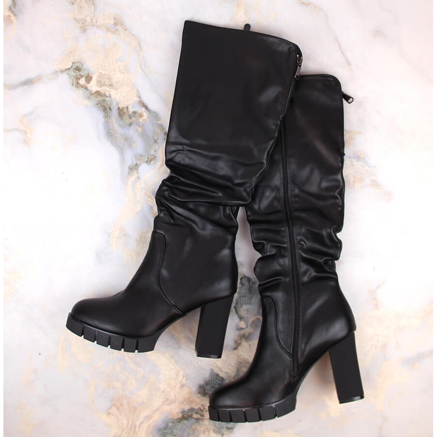 Botas de mujer de tac n negro arrugadas y aislantes Filippo