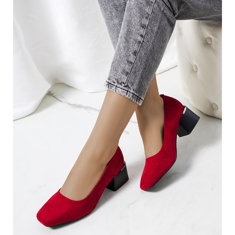 Bombas rojas en el puesto de Bloor rojo 1