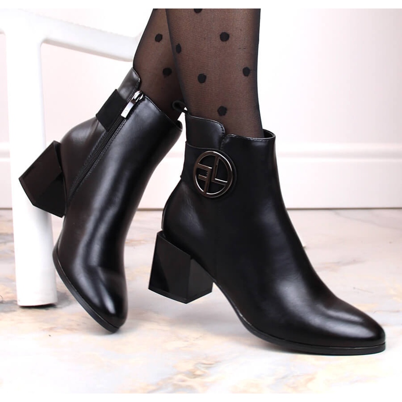 Botines negros con aislamiento y tacón alto decorativo para mujer, Potocki SZ12227 1 Botines negros con aislamiento y tacón alto decorativo para mujer, Potocki SZ12227 1