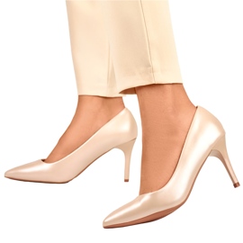 Tacones bajos de mujer en polvo. beige 4