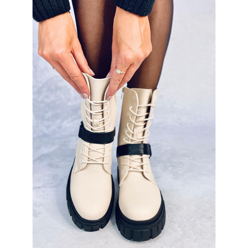 Botas planas con cordones Kieran Beige 1