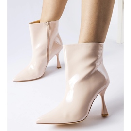 Botines de charol beige de Dionisi 1