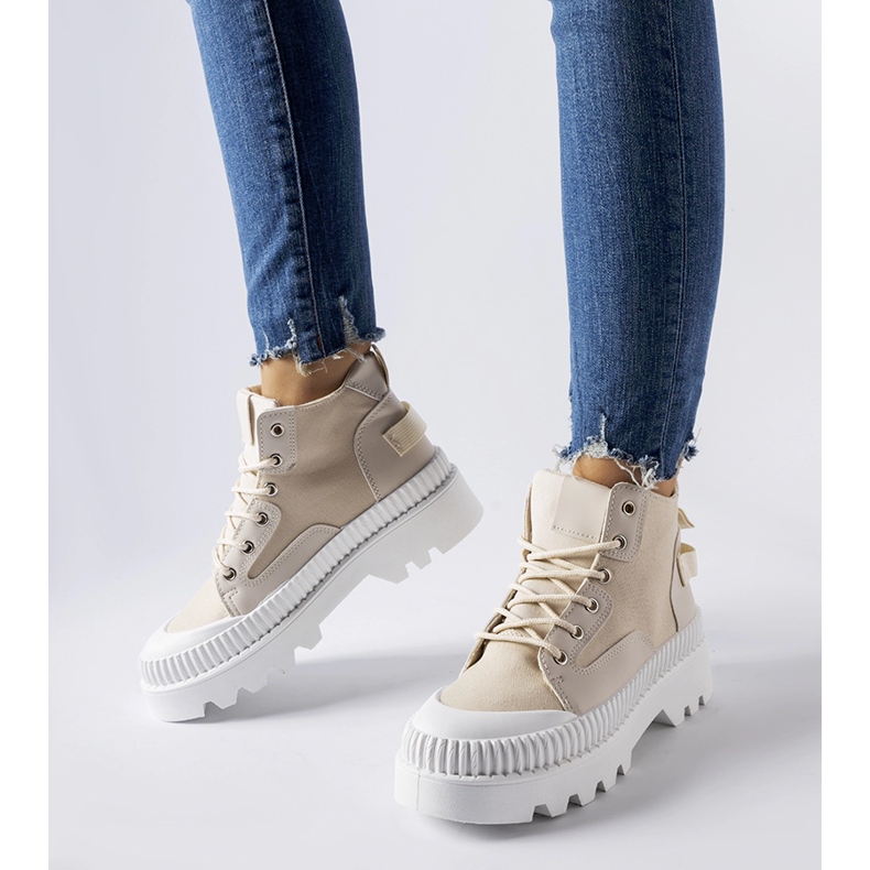 Inna Zapatillas beige con plataforma alta Grotta. 1