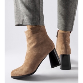 Botines beige elegantes de Serbadone 2