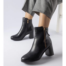 Botines Edilio clásicos aislados negros 1