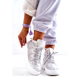 Zapatos deportivos aislados de plata de mujer 2