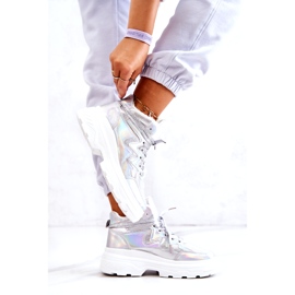 Zapatos deportivos aislados de plata de mujer 4