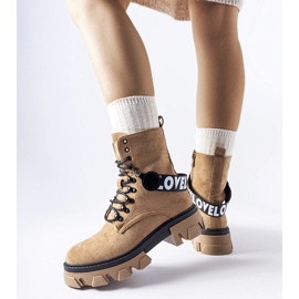 Botines beige con tira decorativa desmontable 1