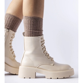 Botines aislantes beige con suela gruesa de Cirillo 1