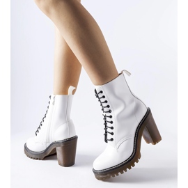 Botines Ezio blancos con cordones 1