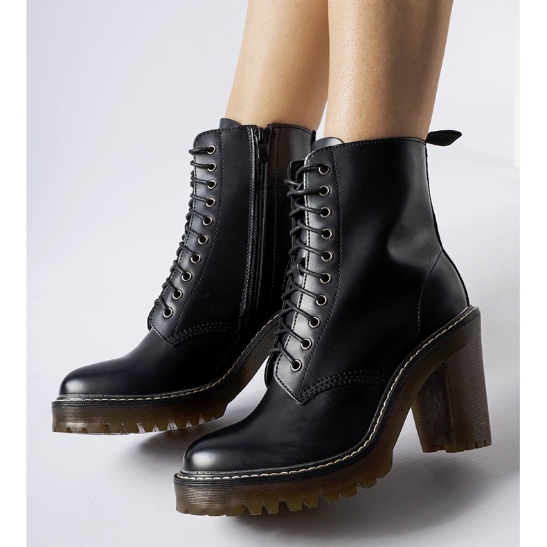 Botines negros con cordones Ezio 1 Botines negros con cordones Ezio 1