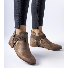 Botines marrones calados y de corte bajo de Lungodora beige 1