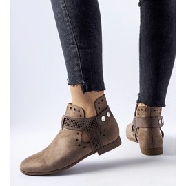 Botines marrones calados y de corte bajo de Lungodora beige 2