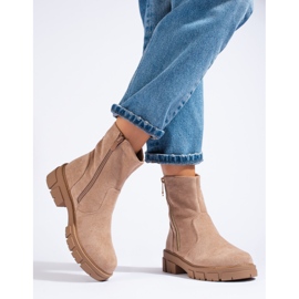 Botines de ante beige con cremallera decorativa de Vinceza 3