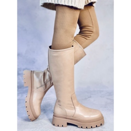 Botas Dillard Beige con suela gruesa. 4
