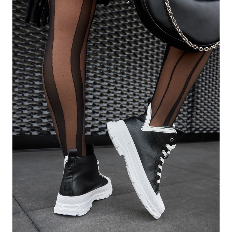 Converse negras sales de plataforma altas