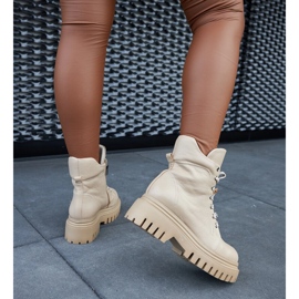 Botas aislantes de cuero beige de Karino 1 Botas aislantes de cuero beige de Karino 1