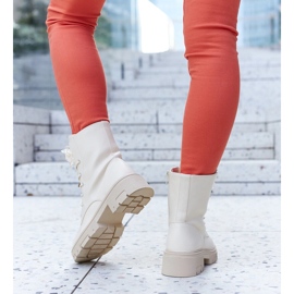 Botines beige con abalorios decorativos Accadia 2
