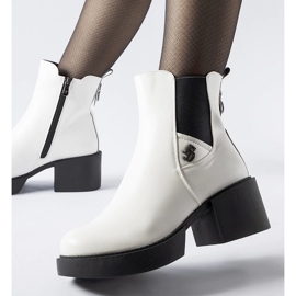 Botas blancas con aislamiento y bloque macizo. blanco 1 Botas blancas con aislamiento y bloque macizo. blanco 1