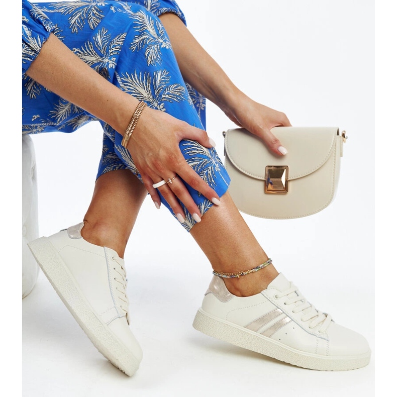 Zapatillas con cordones de piel beige 1