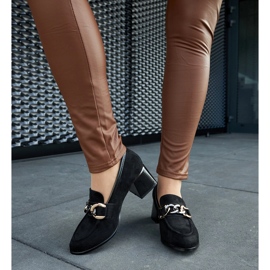 Zapatos de salón negros con bloque de ante ecológico. 1 Zapatos de salón negros con bloque de ante ecológico. 1