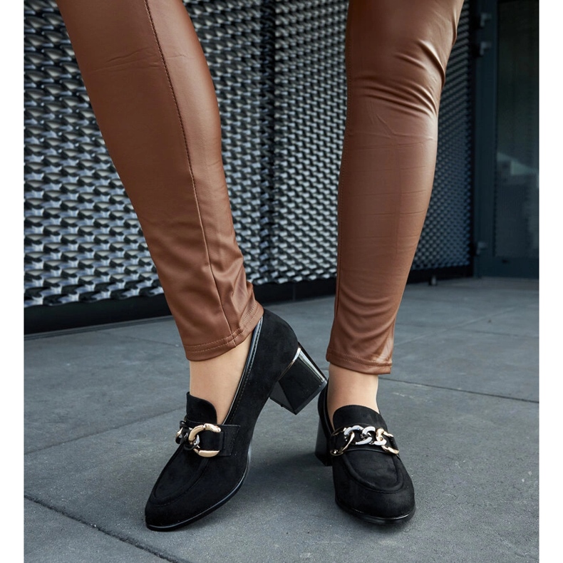 Zapatos de salón negros con bloque de ante ecológico. 1