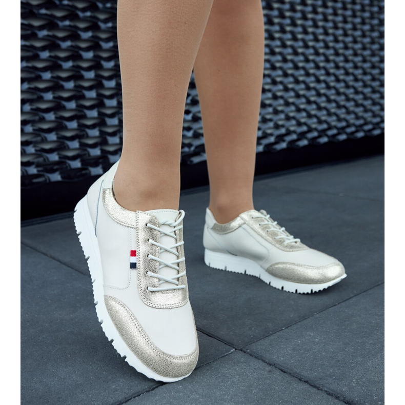 Deportivas mujer piel beige Adelfo 1