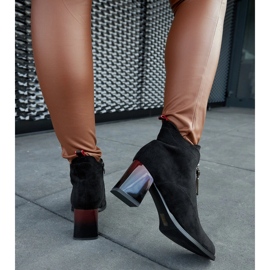 Botines negros con tacón charol. 1 Botines negros con tacón charol. 1