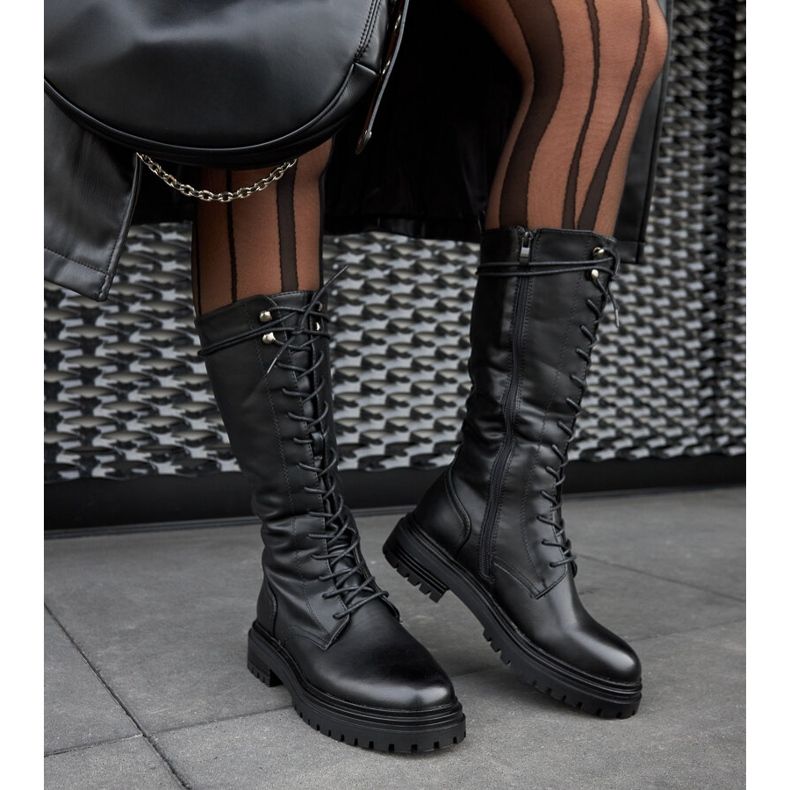 Trabajadores Montepiano altos negros con cordones 2