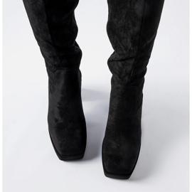 Botas negras cálidas con un enorme tacón Fantino. negro 1