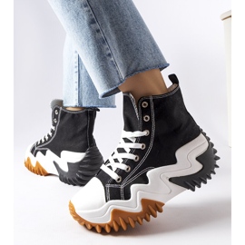 Zapatillas negras con suela gruesa de Toro. negro 2