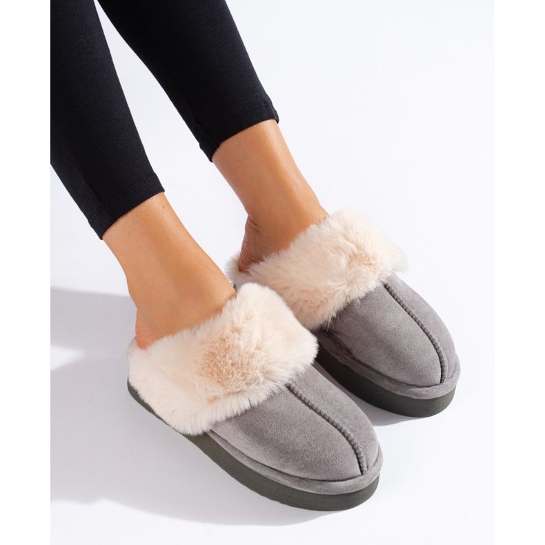 Peluches grises y esponjosos en la plataforma Shelovet 1