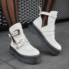 Botines blancos con plataforma Lograto. 1 Botines blancos con plataforma Lograto. 1