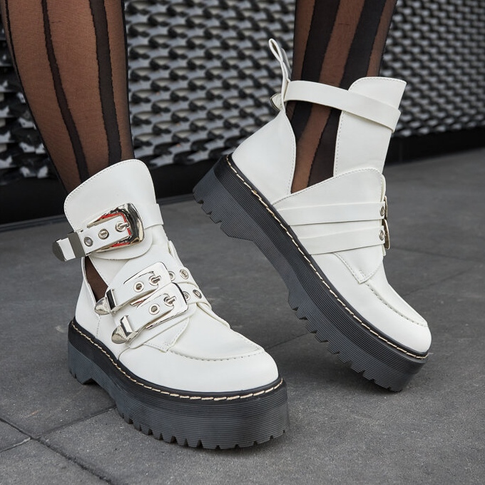 Botines blancos con plataforma Lograto. 1 Botines blancos con plataforma Lograto. 1